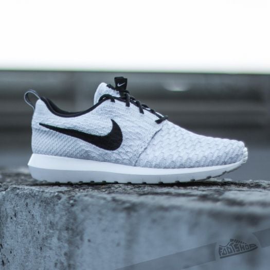 Nike roshe run flyknit grey and blue top trainers