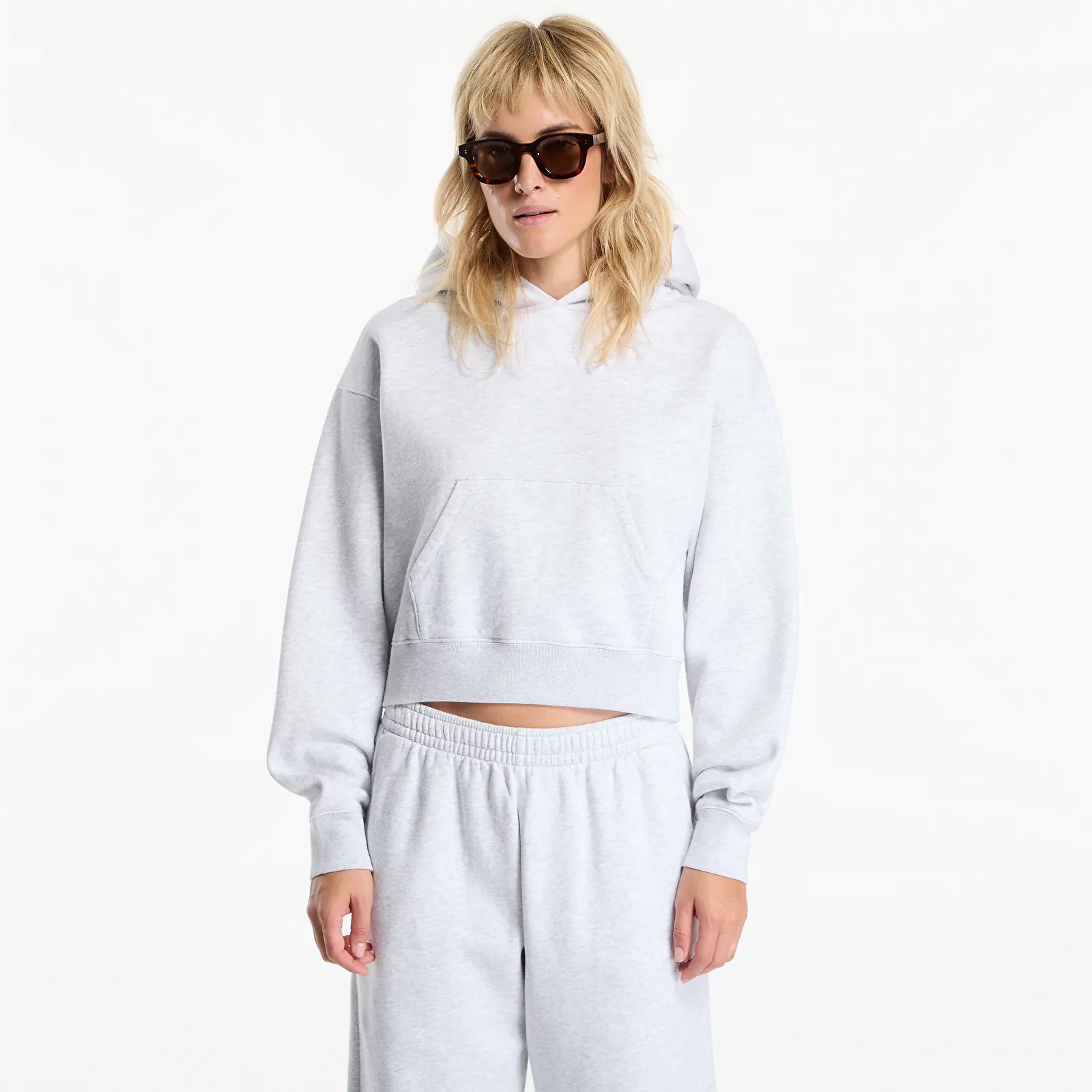 Dukserice Sporty & Rich Serif Logo Embroidered Cropped Hoodie Heather Gray