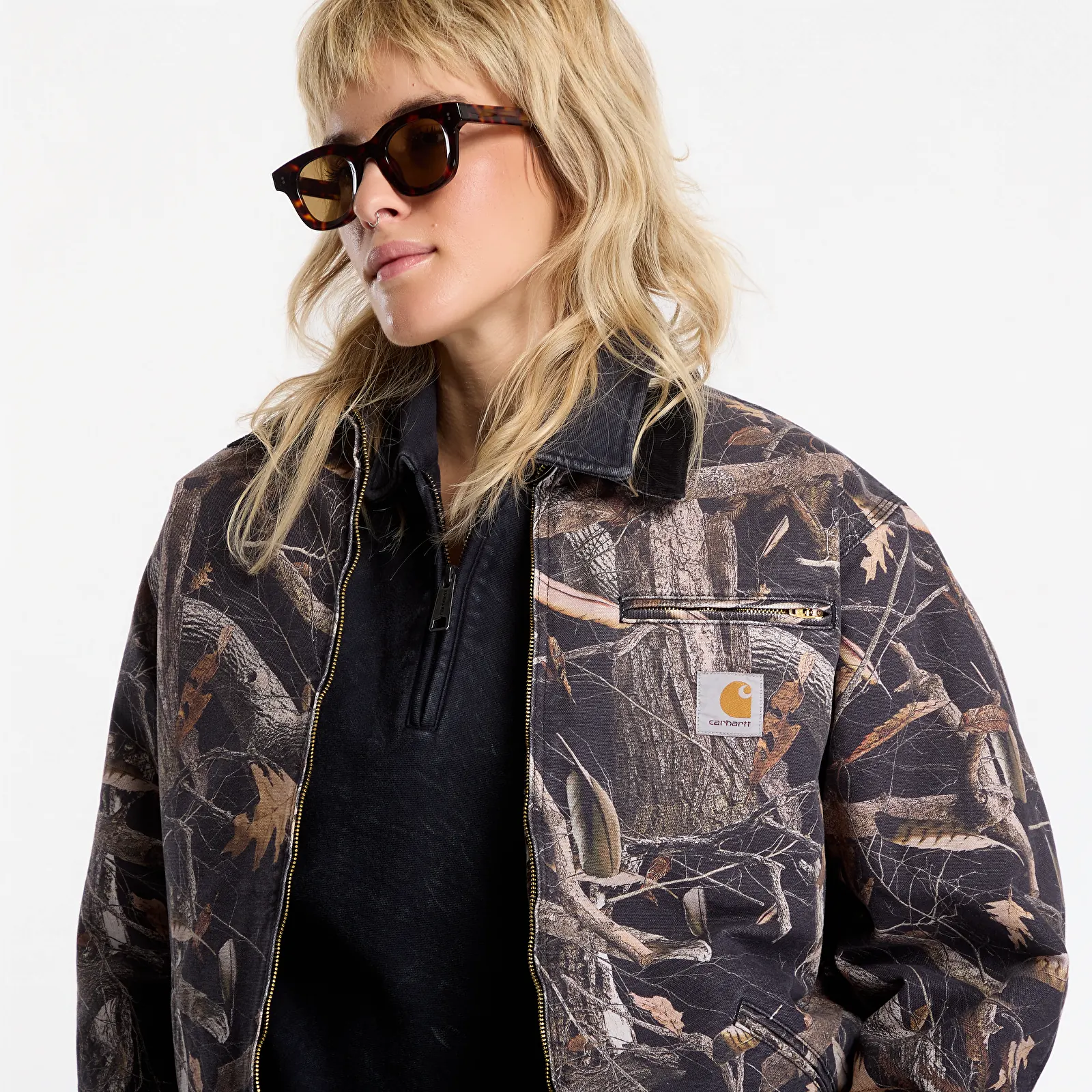 Kabátok Carhartt WIP OG Detroit Jacket UNISEX Camo Feather Tree, Black/ Black Heavy Stone Wash