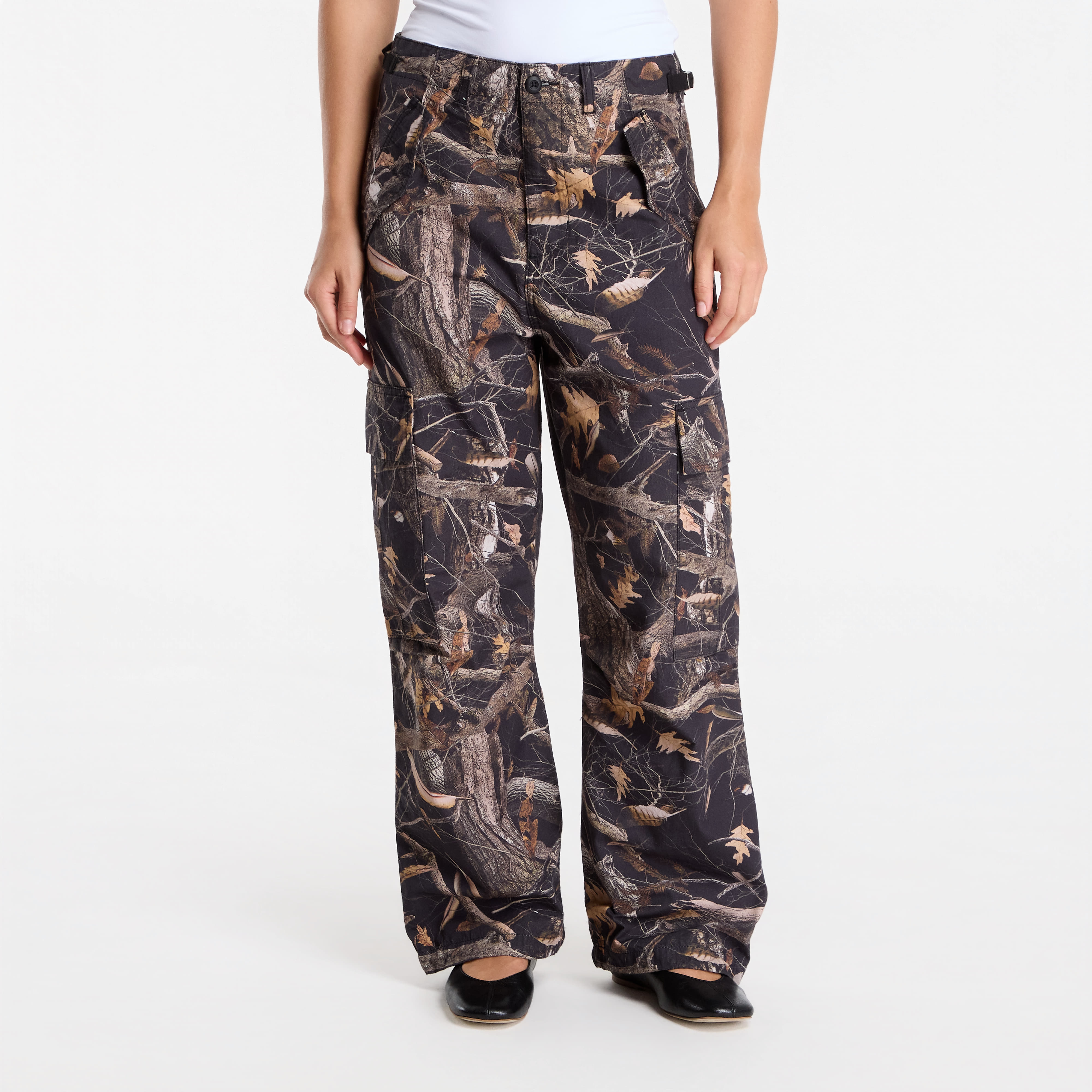 Bukser Carhartt WIP Osborn Cargo Pant UNISEX Camo Feather Tree, Black Rinsed XL