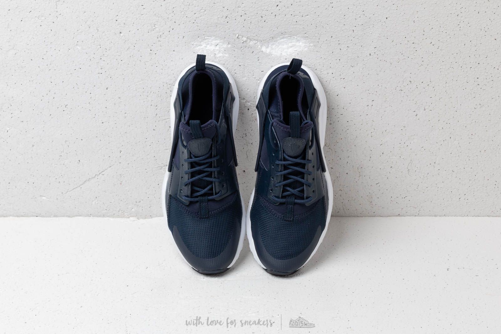 Nike huarache run ultra junior sale