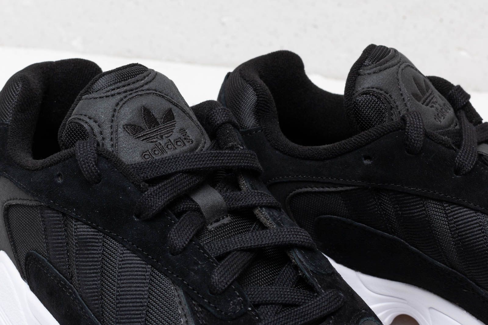 Pánské tenisky a boty adidas Yung-1 Core Black/ Core Black/ Ftw White