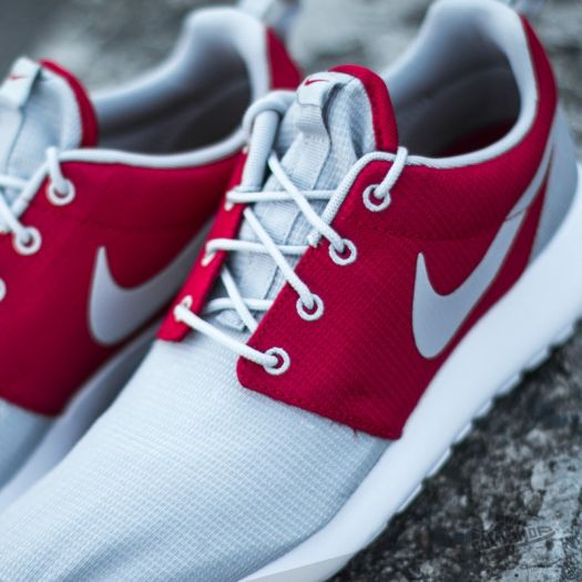 Red white roshe sale run