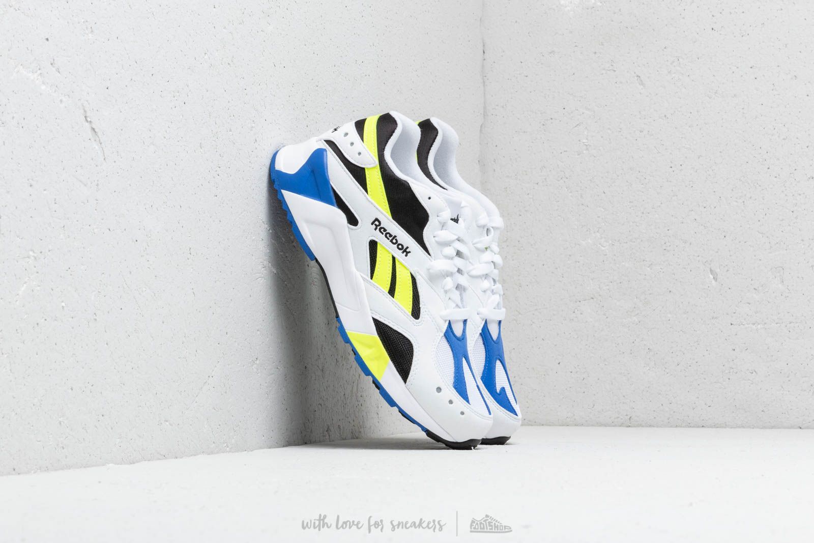Reebok aztrek white black cobalt yellow 2025