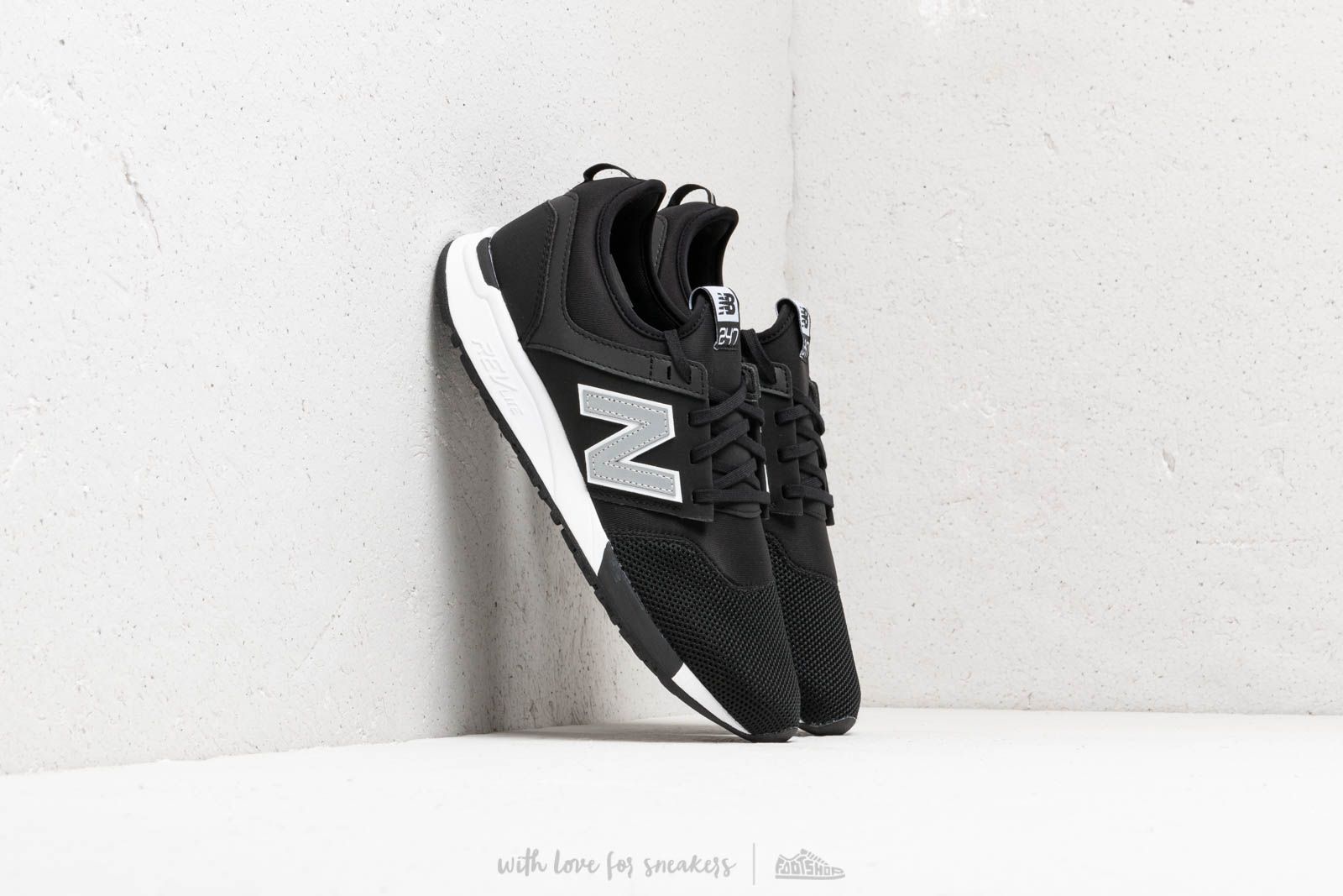 Chaussures et baskets homme New Balance 247 Black/ White
