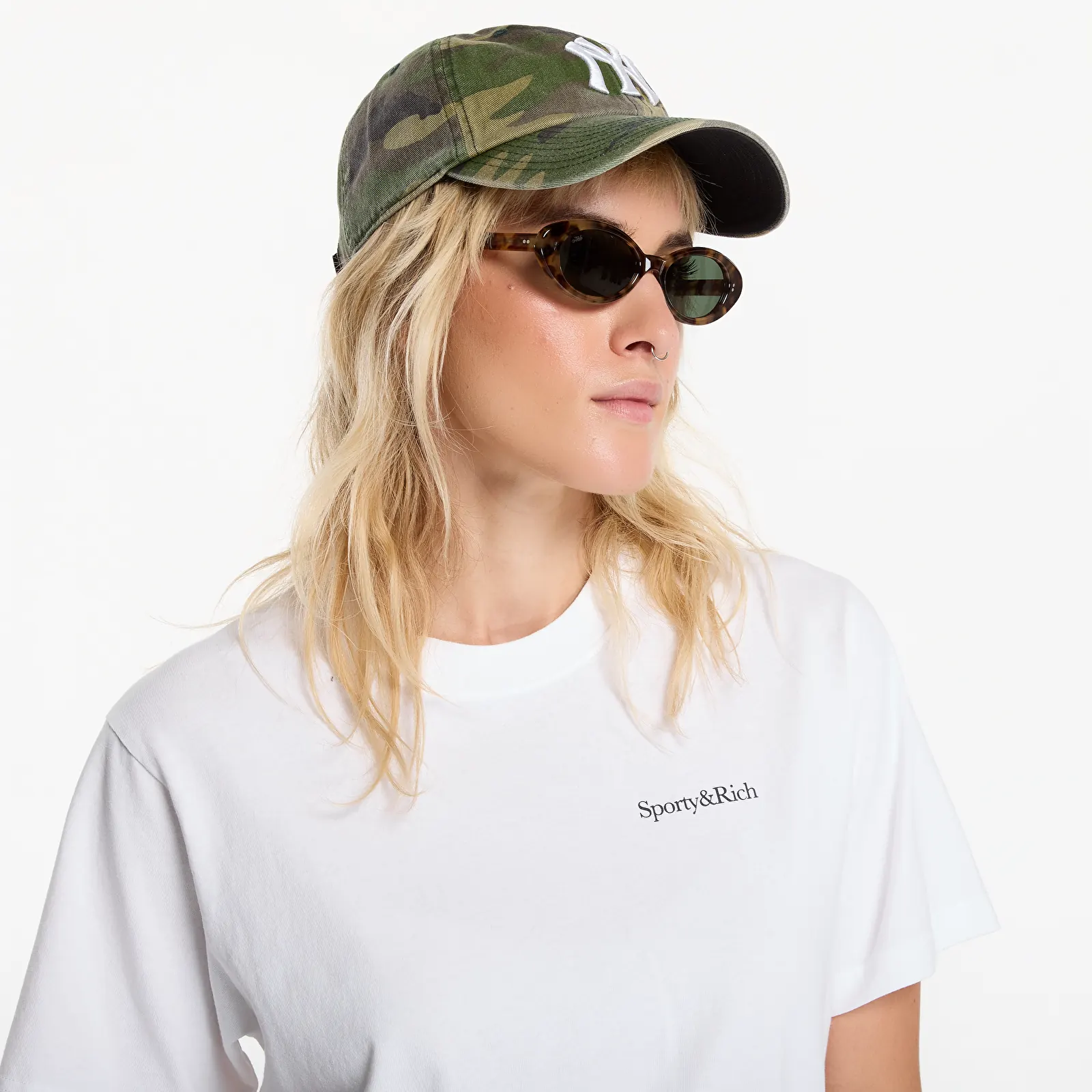 T-shirts Sporty & Rich Serif Logo Tshirt UNISEX White
