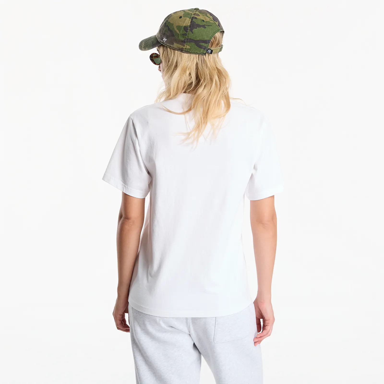 T-shirts Sporty & Rich Serif Logo Tshirt UNISEX White