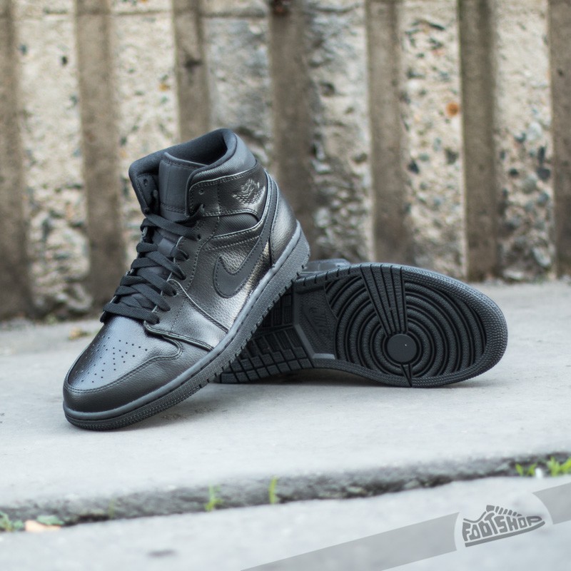 All black aj1 new arrivals