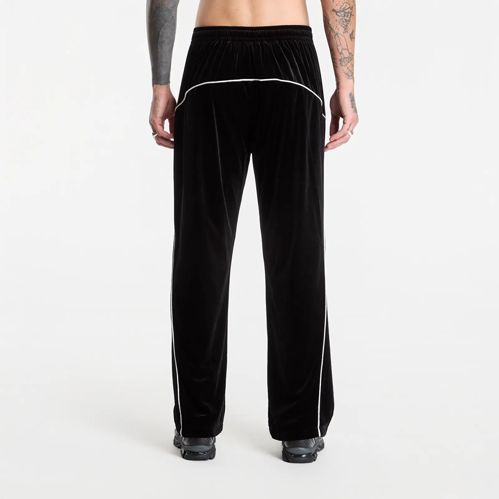 Tepláky Umbro Velvet Jester Track Pants Black