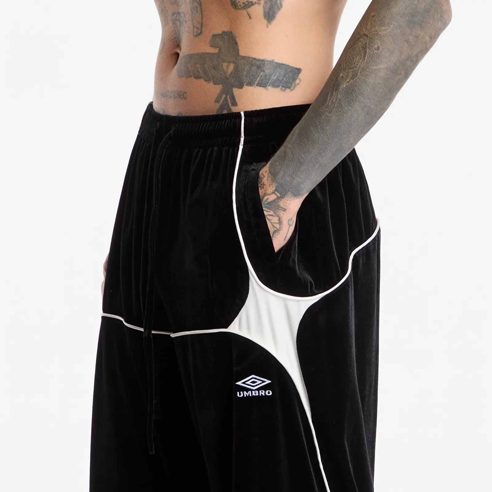 Tepláky Umbro Velvet Jester Track Pants Black