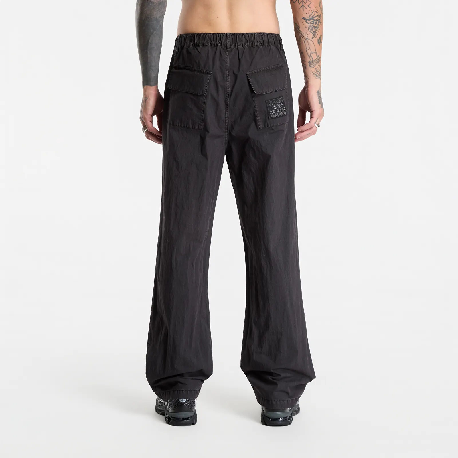 Nohavice Umbro Midfield Pants Washed Black