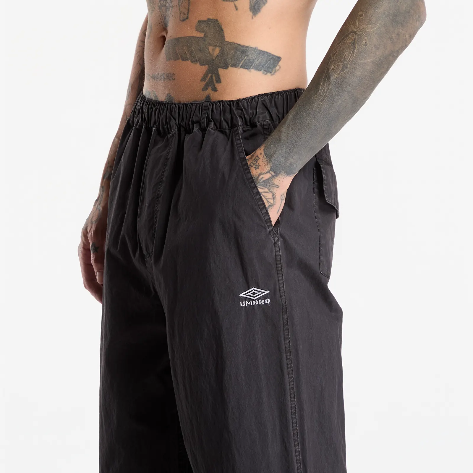 Nohavice Umbro Midfield Pants Washed Black