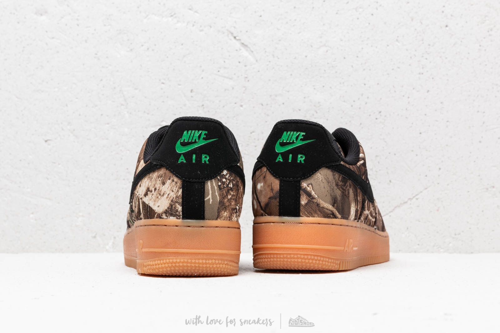 Vyriška avalynė Nike Air Force 1 '07 LV8 3 "Realtree Camo Pack" Black/ Black-Aloe Verde-Gum Med Brown