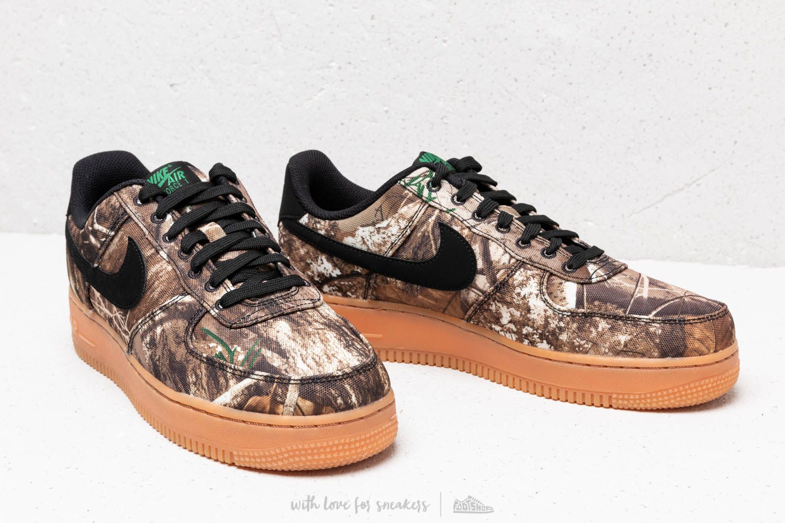 Vyriška avalynė Nike Air Force 1 '07 LV8 3 "Realtree Camo Pack" Black/ Black-Aloe Verde-Gum Med Brown