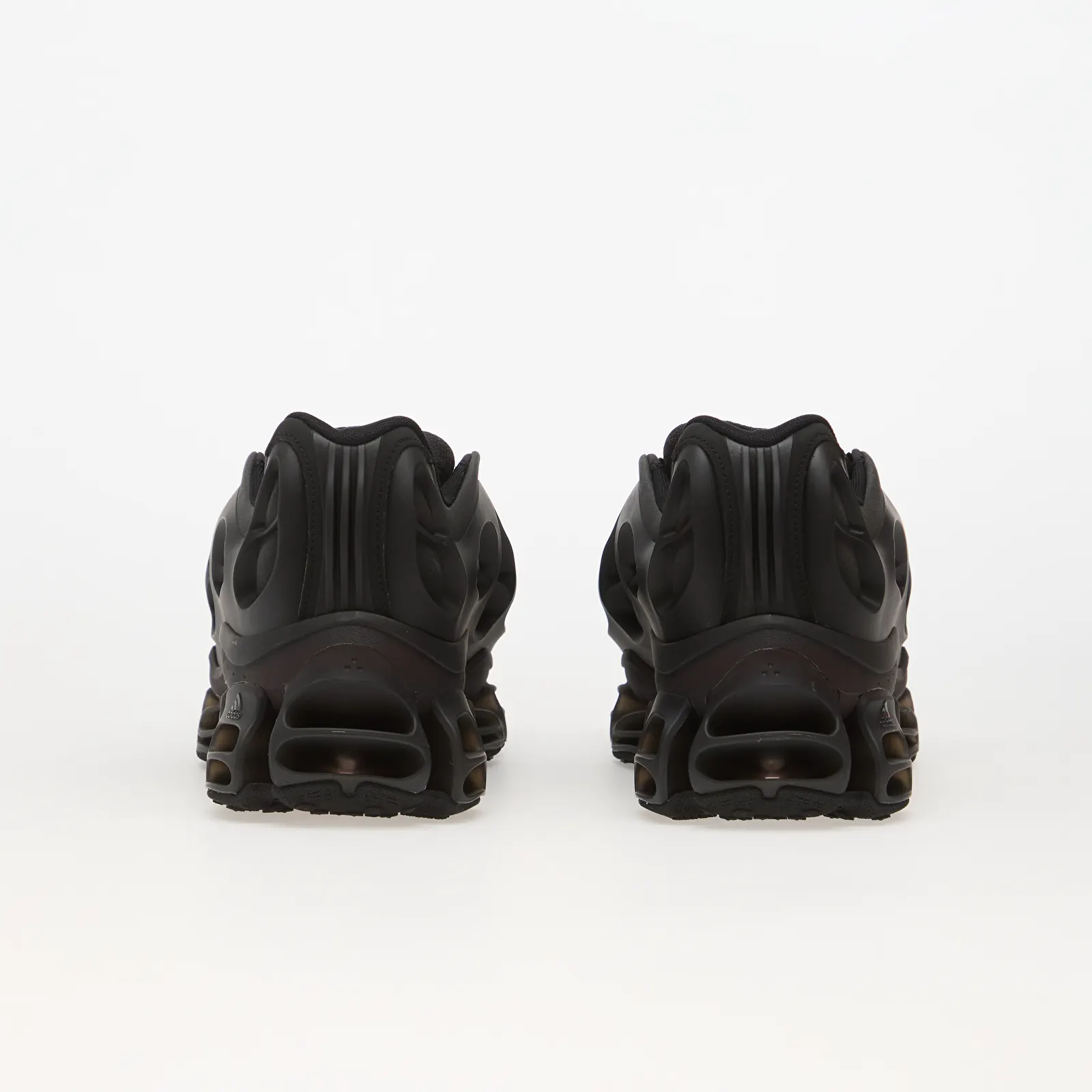 Чоловічі кросівки adidas x Willy Chavarria Chavarria Megaride Bones Core Black/ Core Black/ Better Scarlet