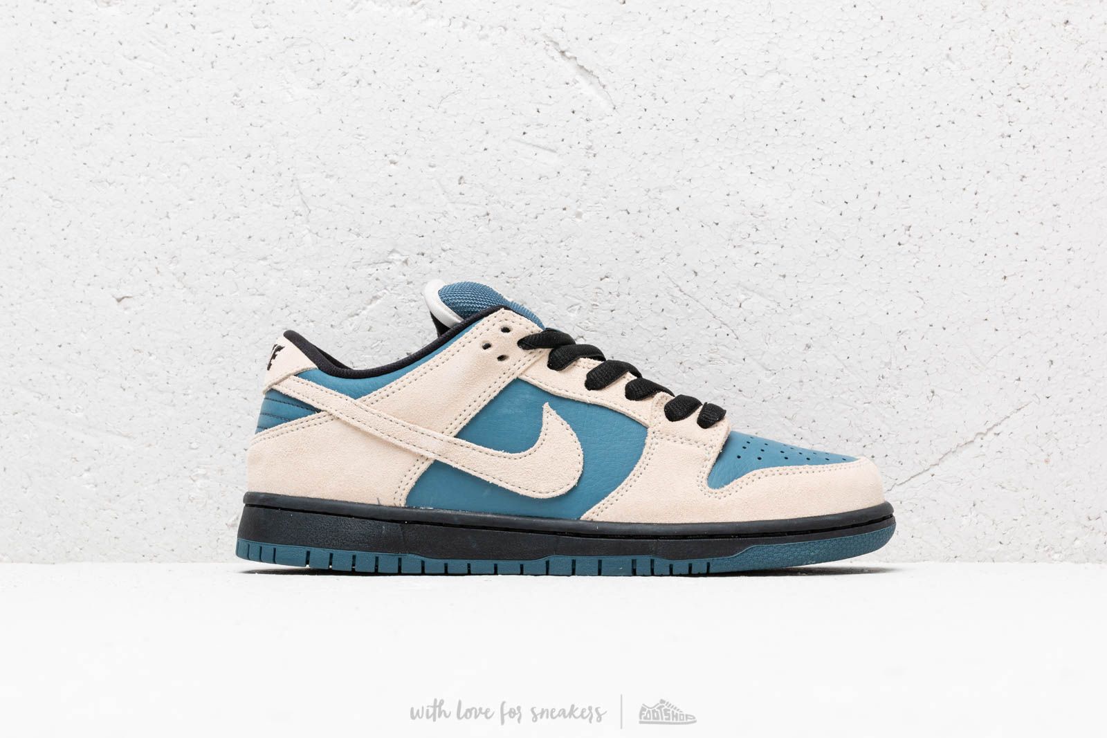 Nike sb dunk store low pro light cream