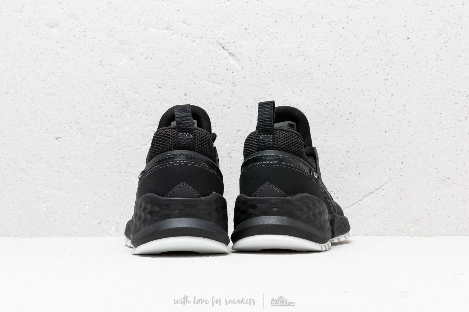 Moški čevlji New Balance 574 Black