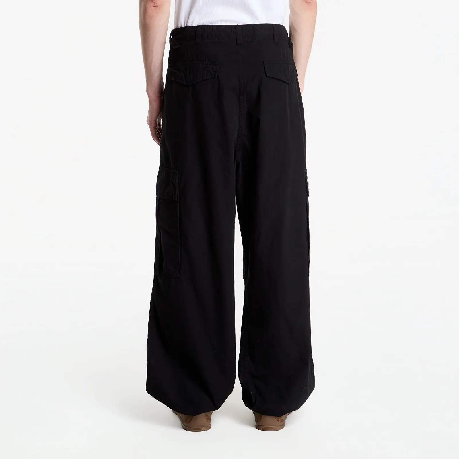 Broek Carhartt WIP Osborn Cargo Pant Black Garment Dyed
