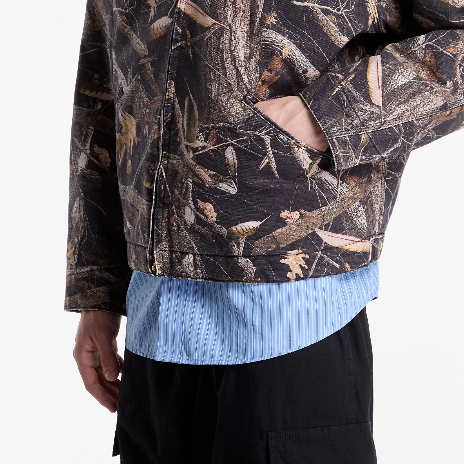 Kabátok Carhartt WIP OG Detroit Jacket UNISEX Camo Feather Tree, Black/ Black Heavy Stone Wash