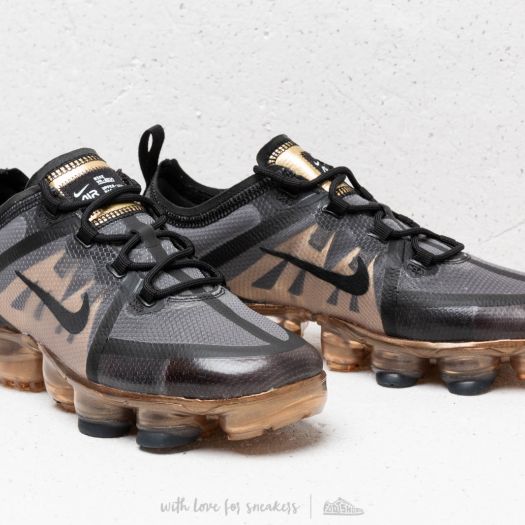 Air vapormax store 2019 black gold