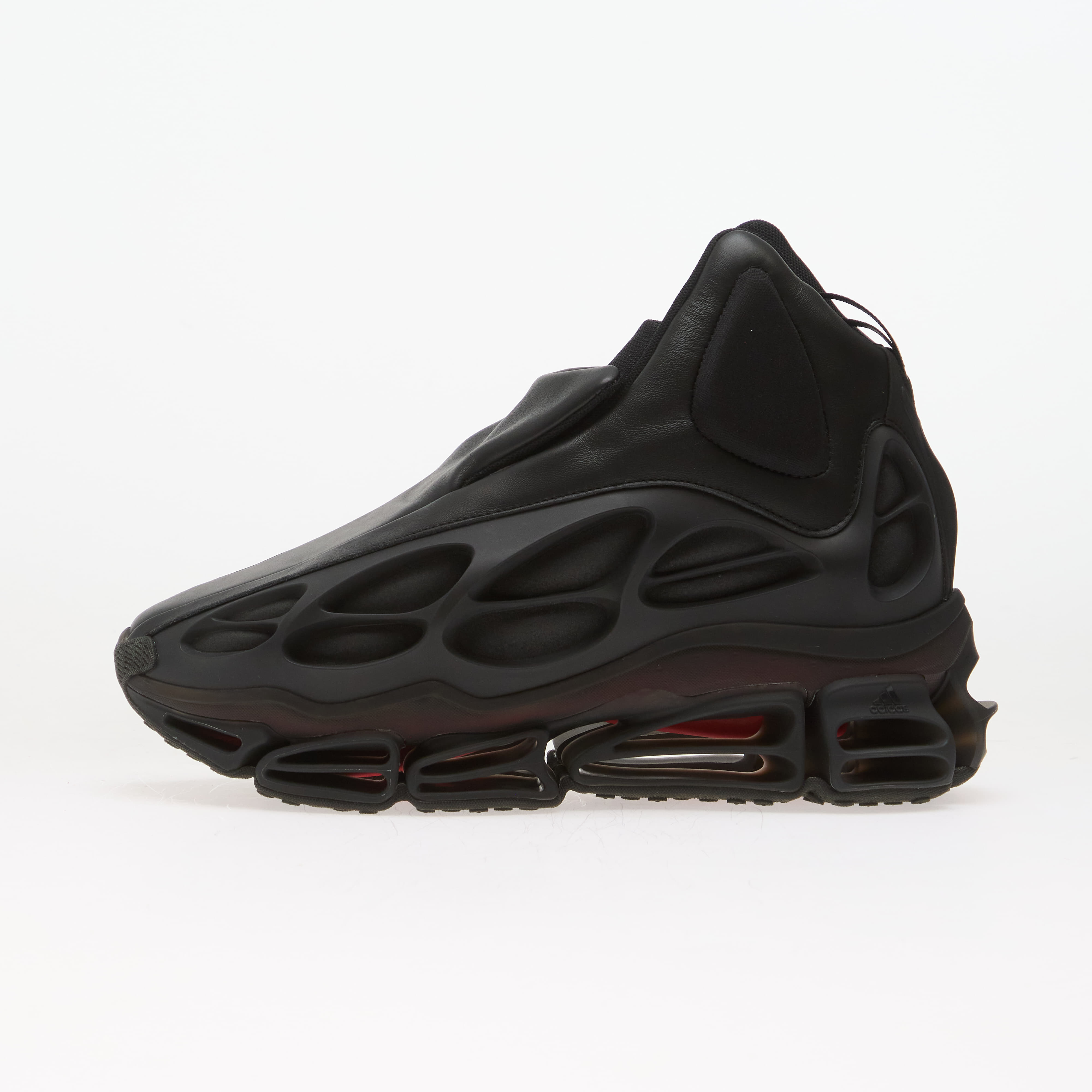 Сникърси adidas x Willy Chavarria Megaride Wolf Core Black/ Core Black/ Better Scarlet EUR 46