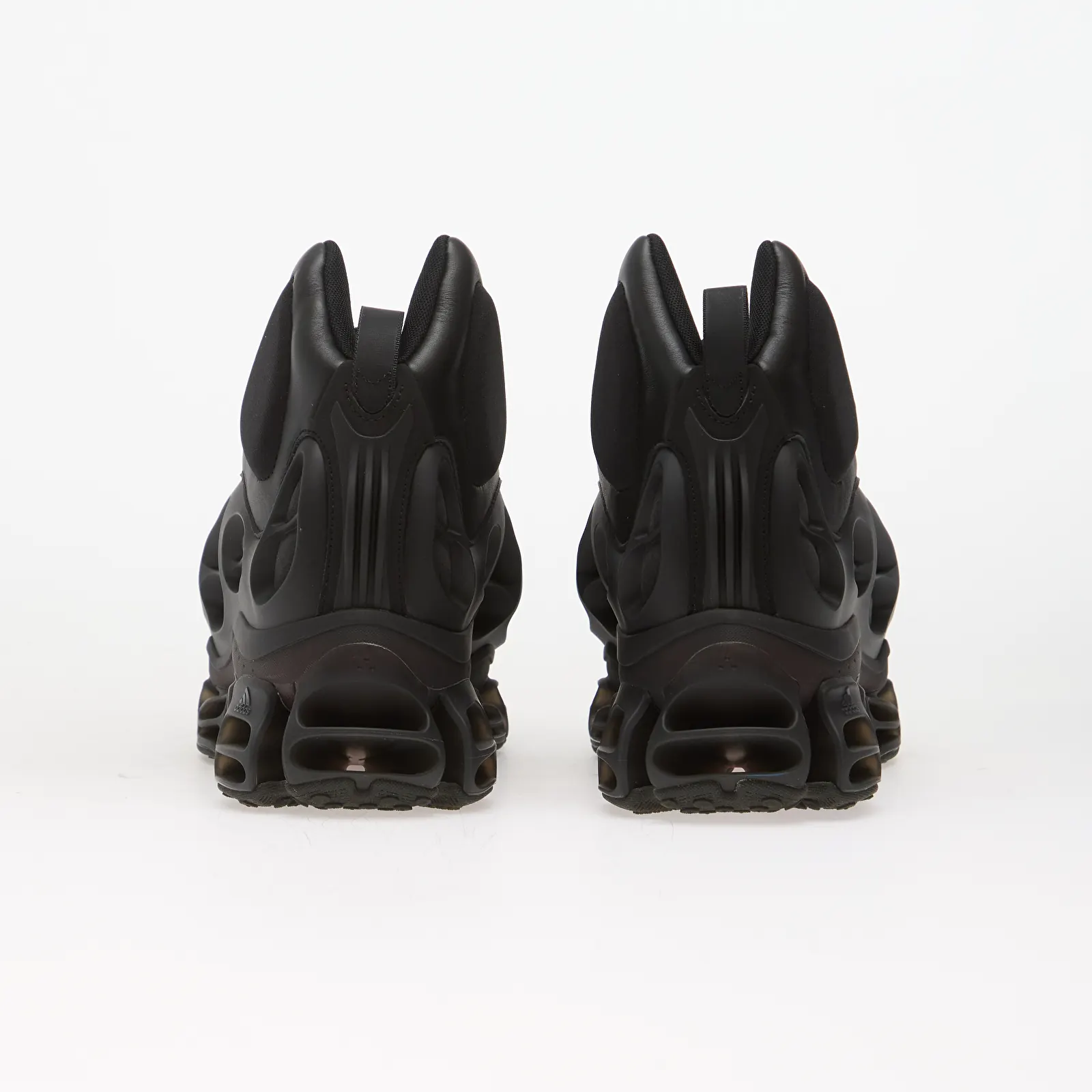 Baskets homme adidas x Willy Chavarria Megaride Wolf Core Black/ Core Black/ Better Scarlet