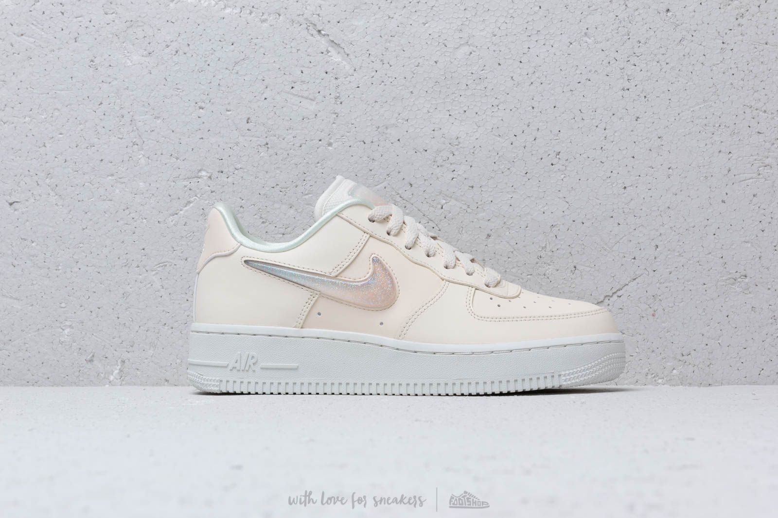 Nike Air Force 1 Se Prm Weiß Дамски кецове и обувки Nike W Air Force 1 '07 Se Prm Pale Ivory/ Summit