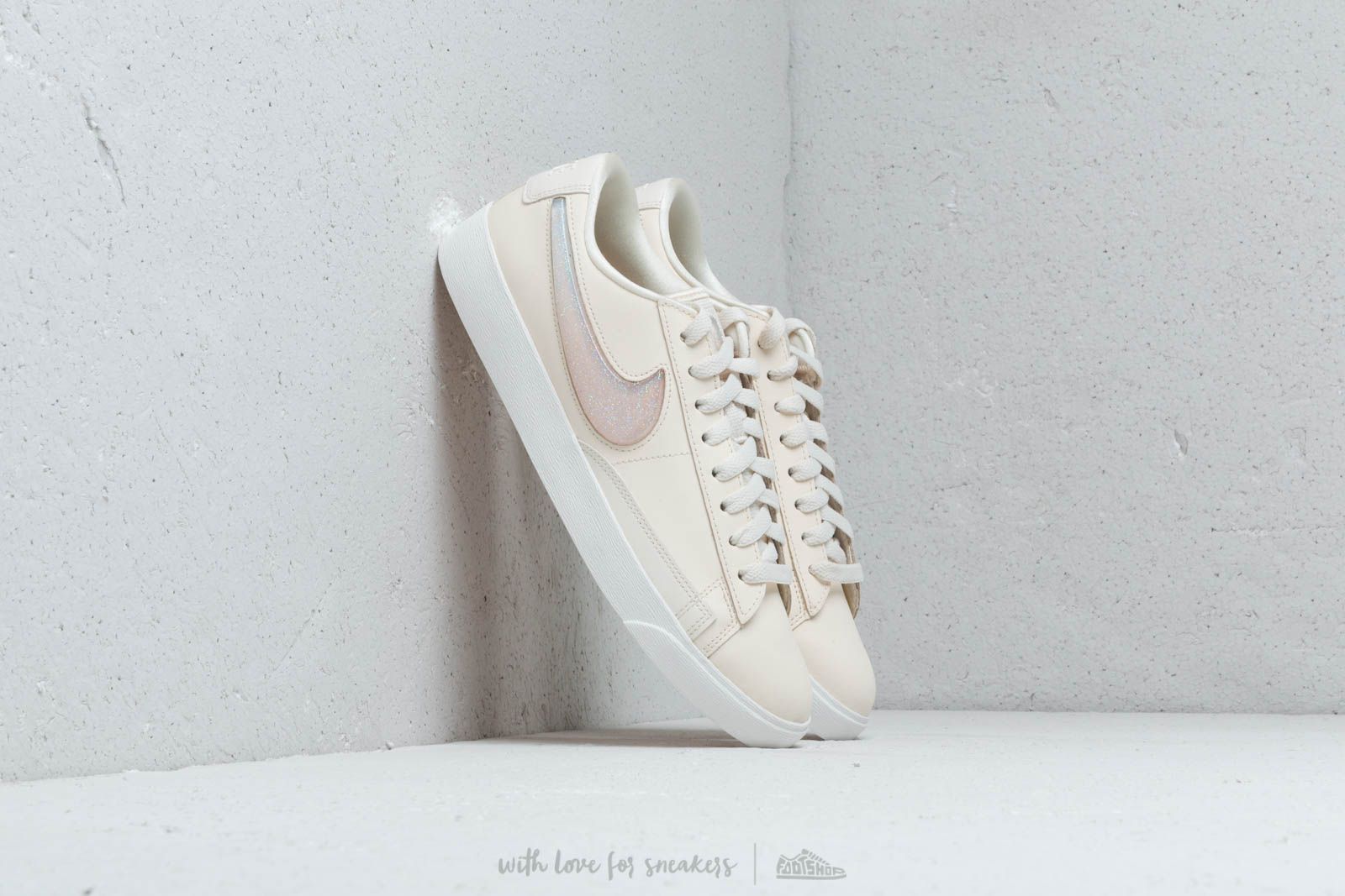Women s shoes Nike W Blazer Low LX Pale Ivory Guava Ice Summit