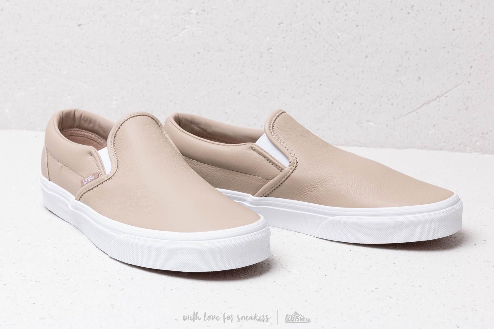 Beige leather vans slip on 2025