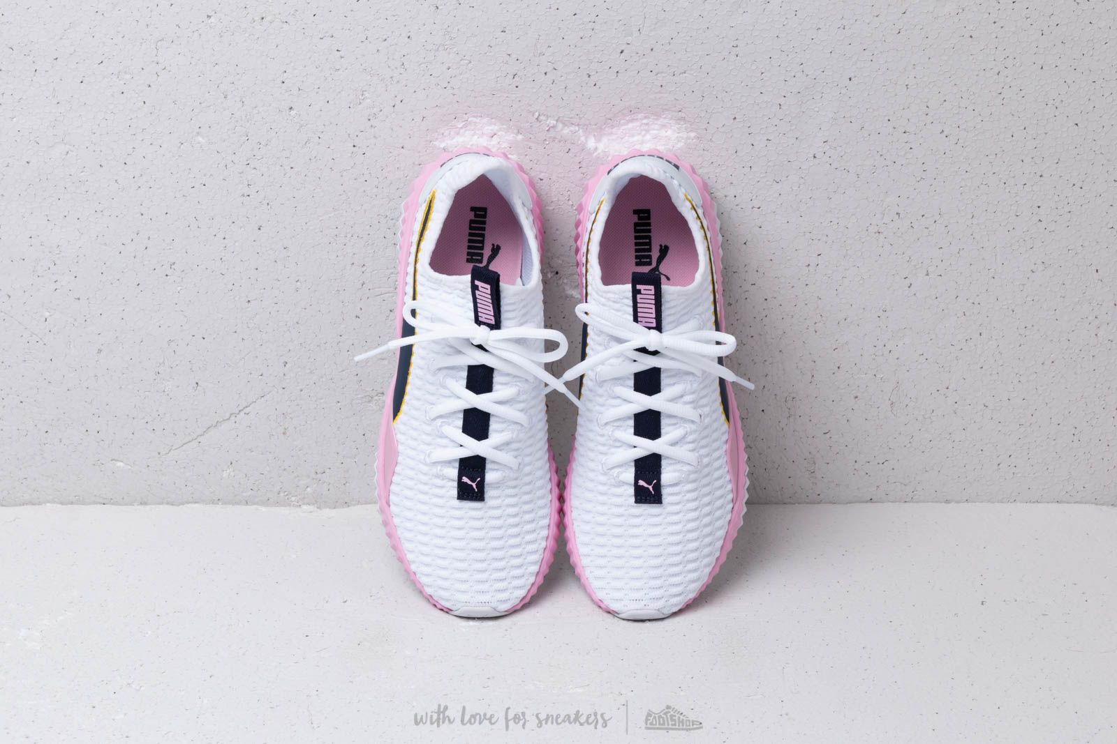 Moteriška avalynė Puma Defy Wn´s Puma White/ Pale Pink