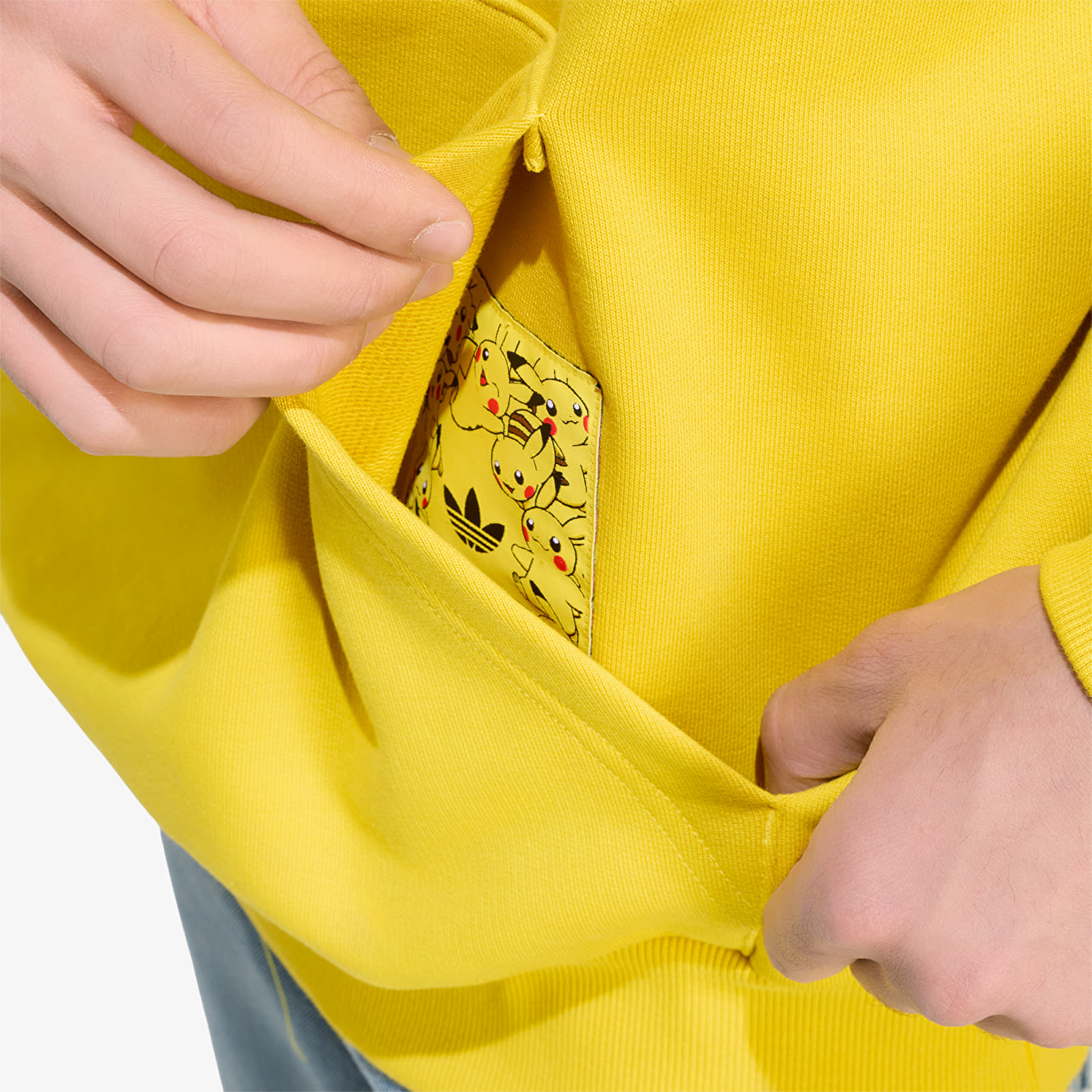 Регланы и толстовки adidas x Pokemon Teamgeist Hoodie Hazy Yellow