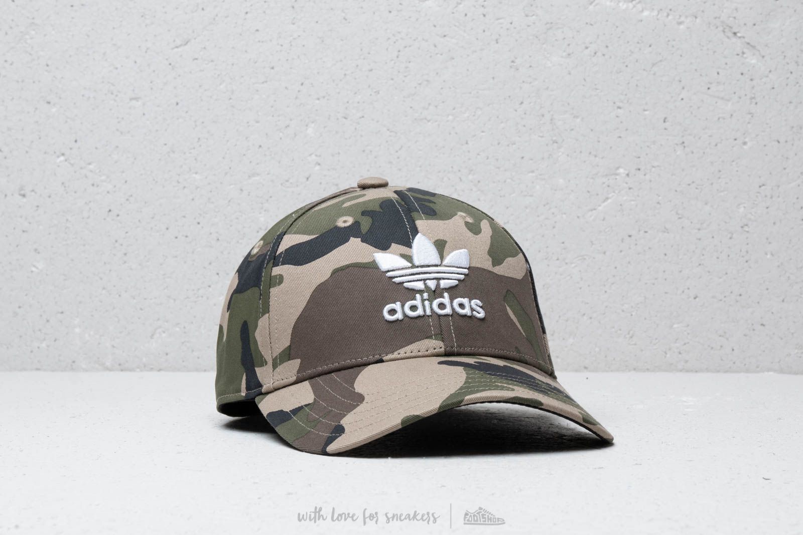 Sapkák adidas Classic Cap Camo