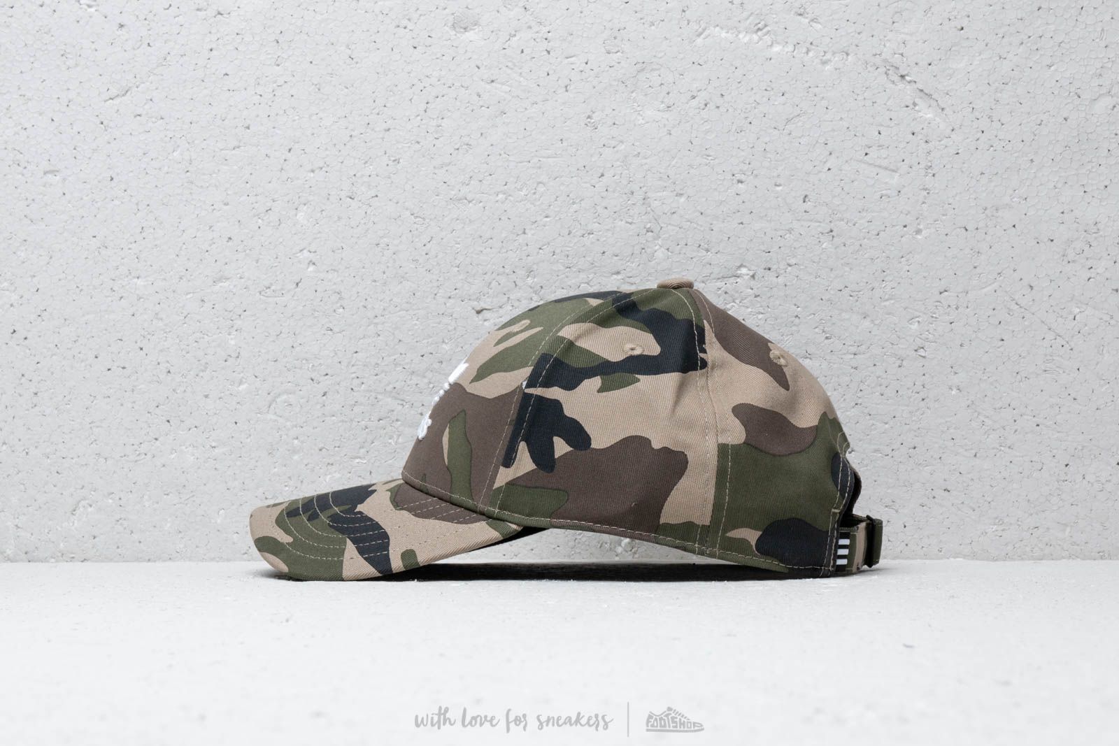 Sapkák adidas Classic Cap Camo