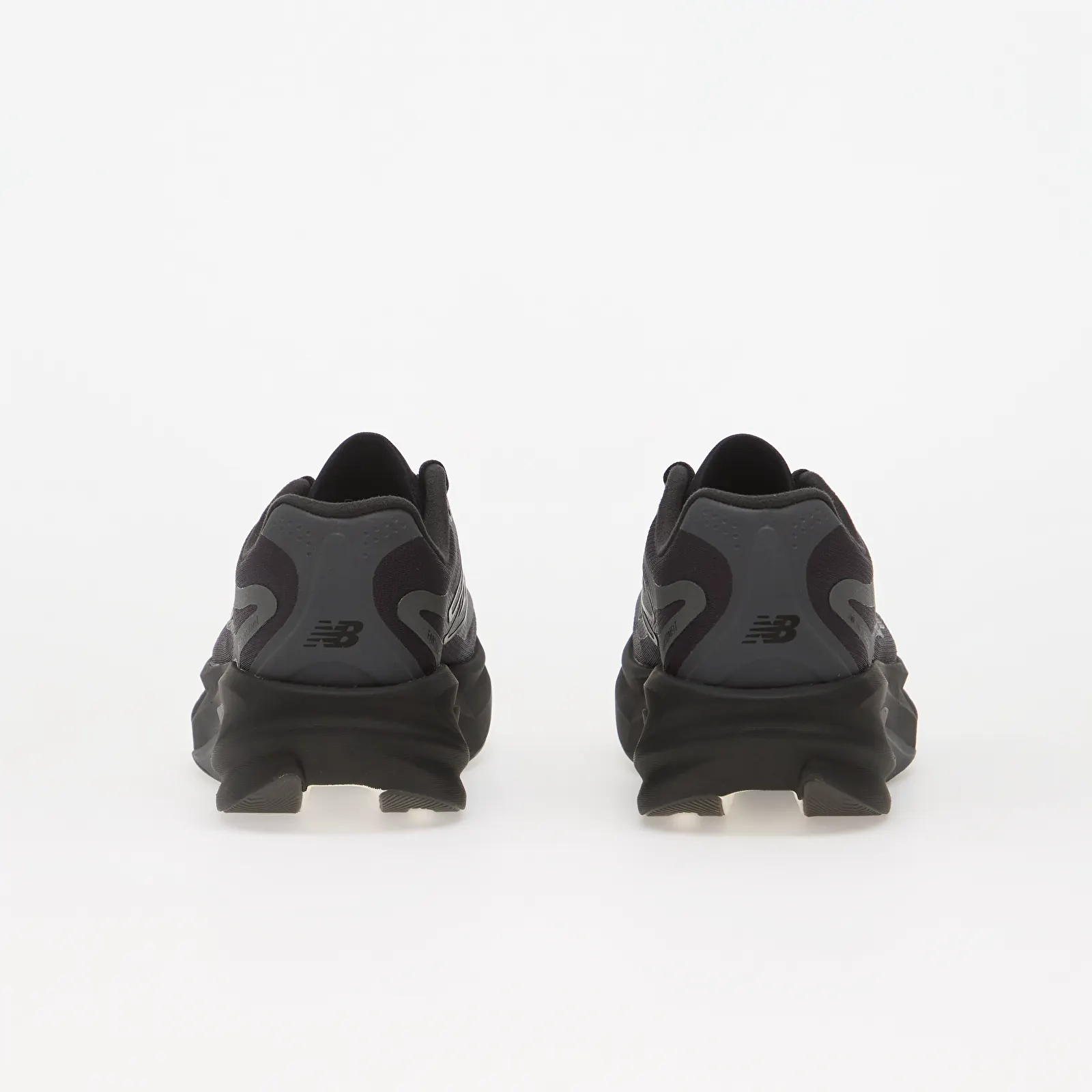 Мъжки кецове и обувки New Balance SuperComp Rebel v1 Black/ Magnet