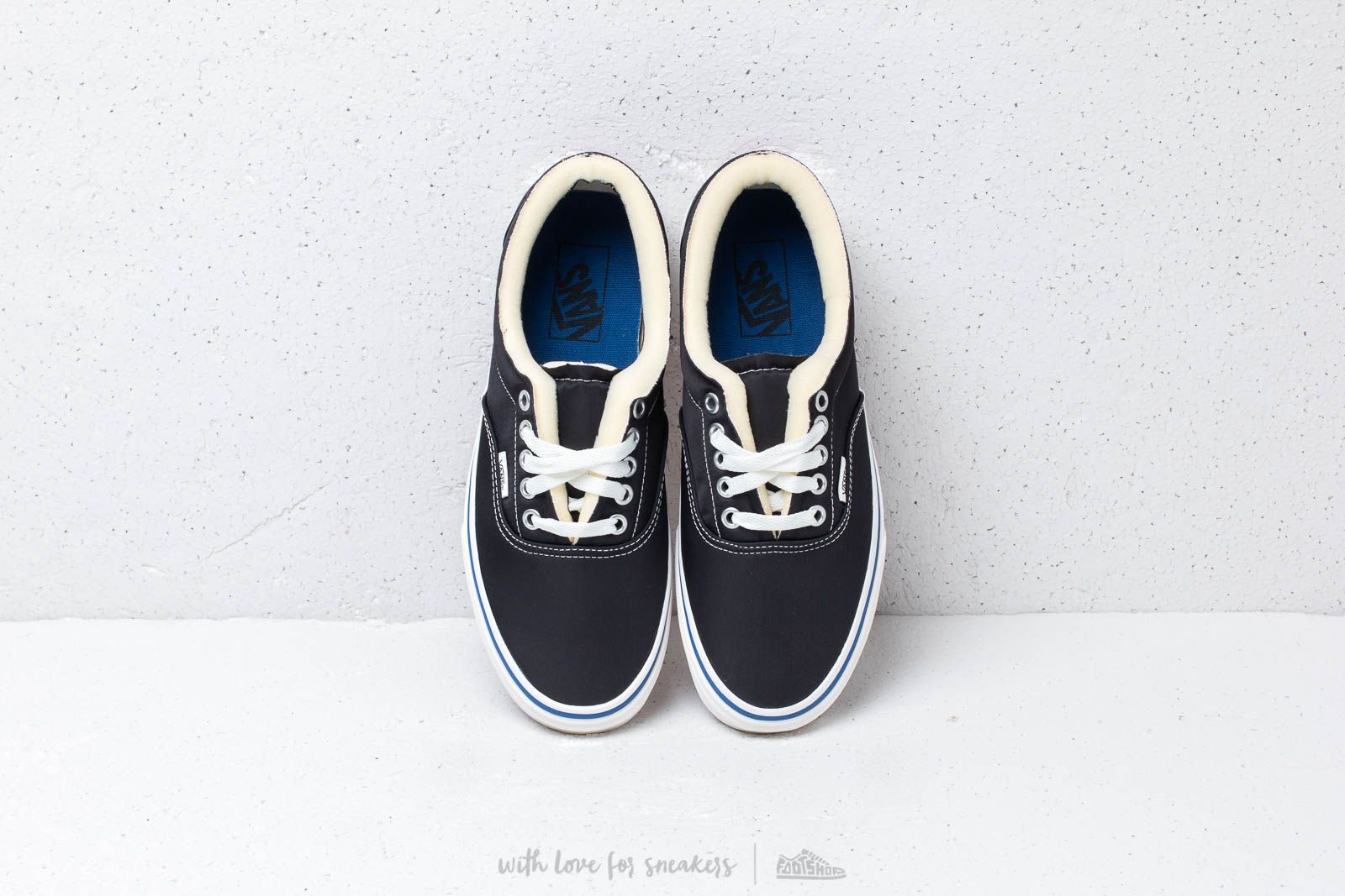 Vans foam clearance era shoes