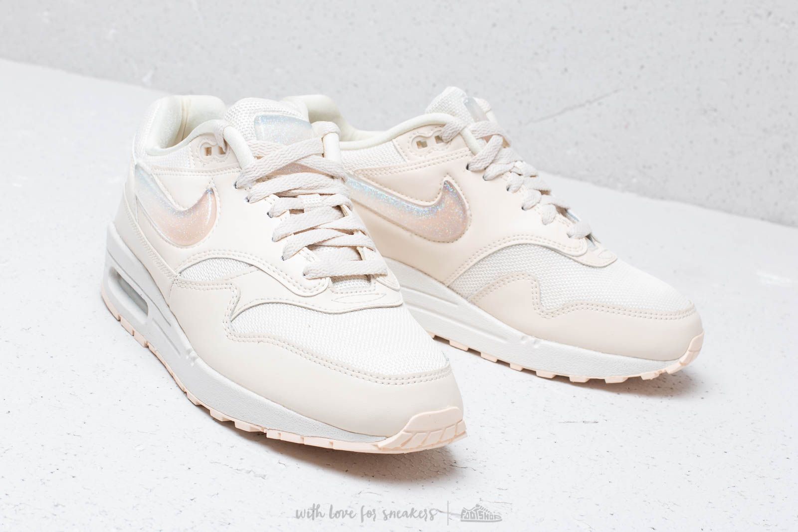 Air max 1 sales lx guava ice