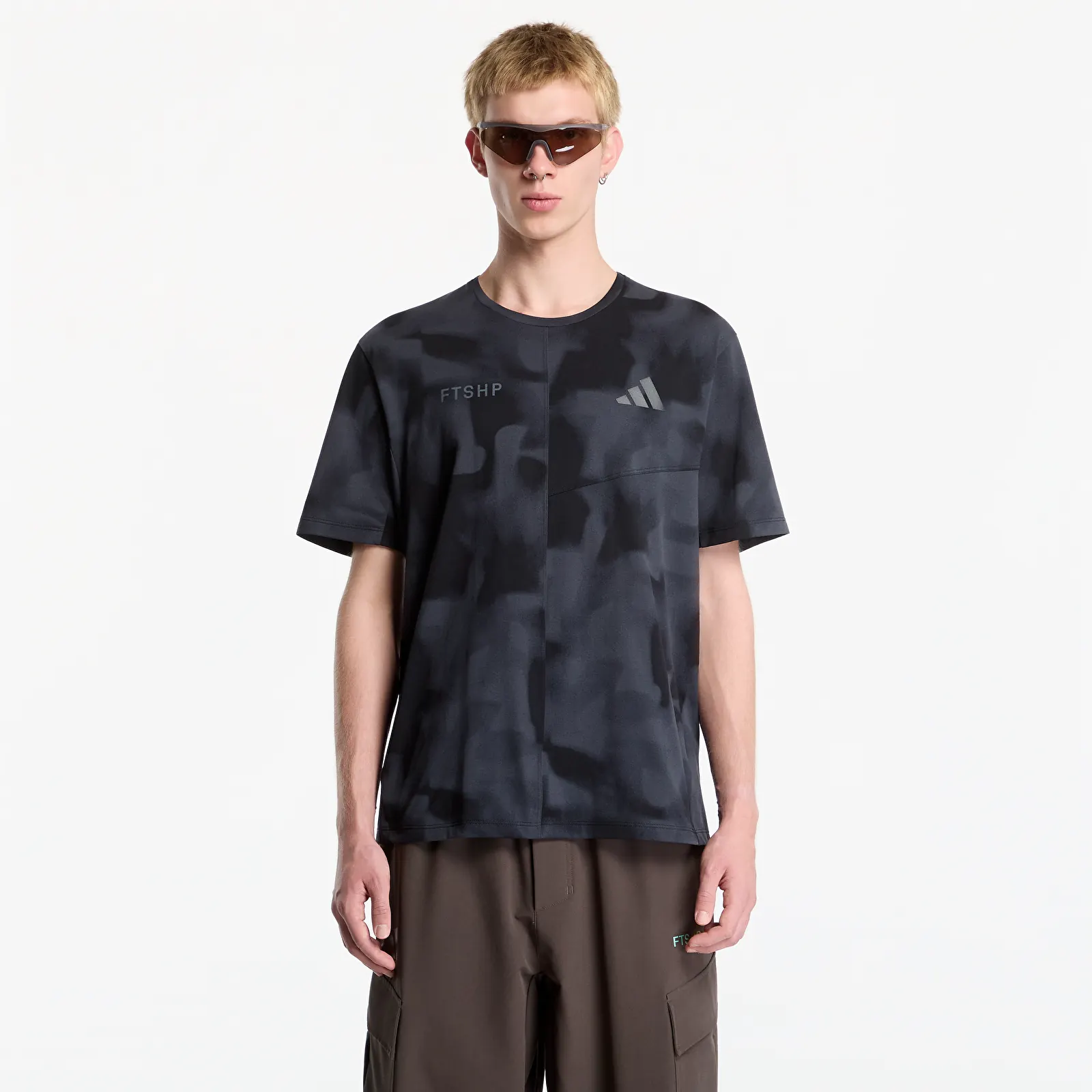 T-shirts FTSHP x adidas Terrex DAYBREAKER Men Camo T-shirt Black Camo
