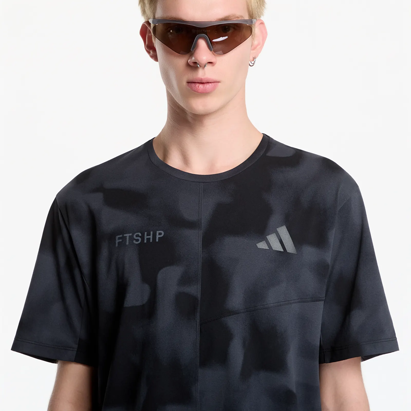 T-shirts FTSHP x adidas Terrex DAYBREAKER Men Camo T-shirt Black Camo