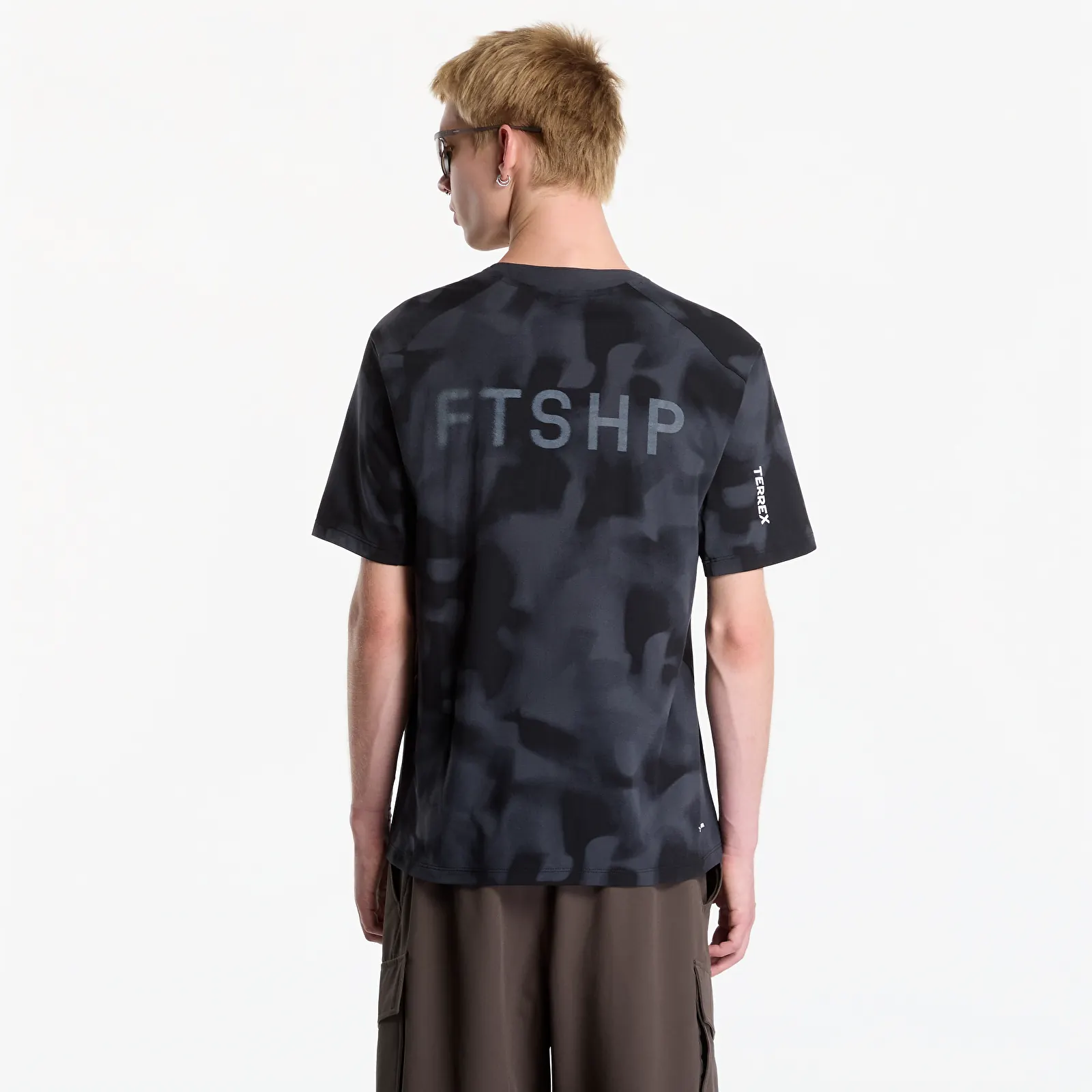 T-shirts FTSHP x adidas Terrex DAYBREAKER Men Camo T-shirt Black Camo