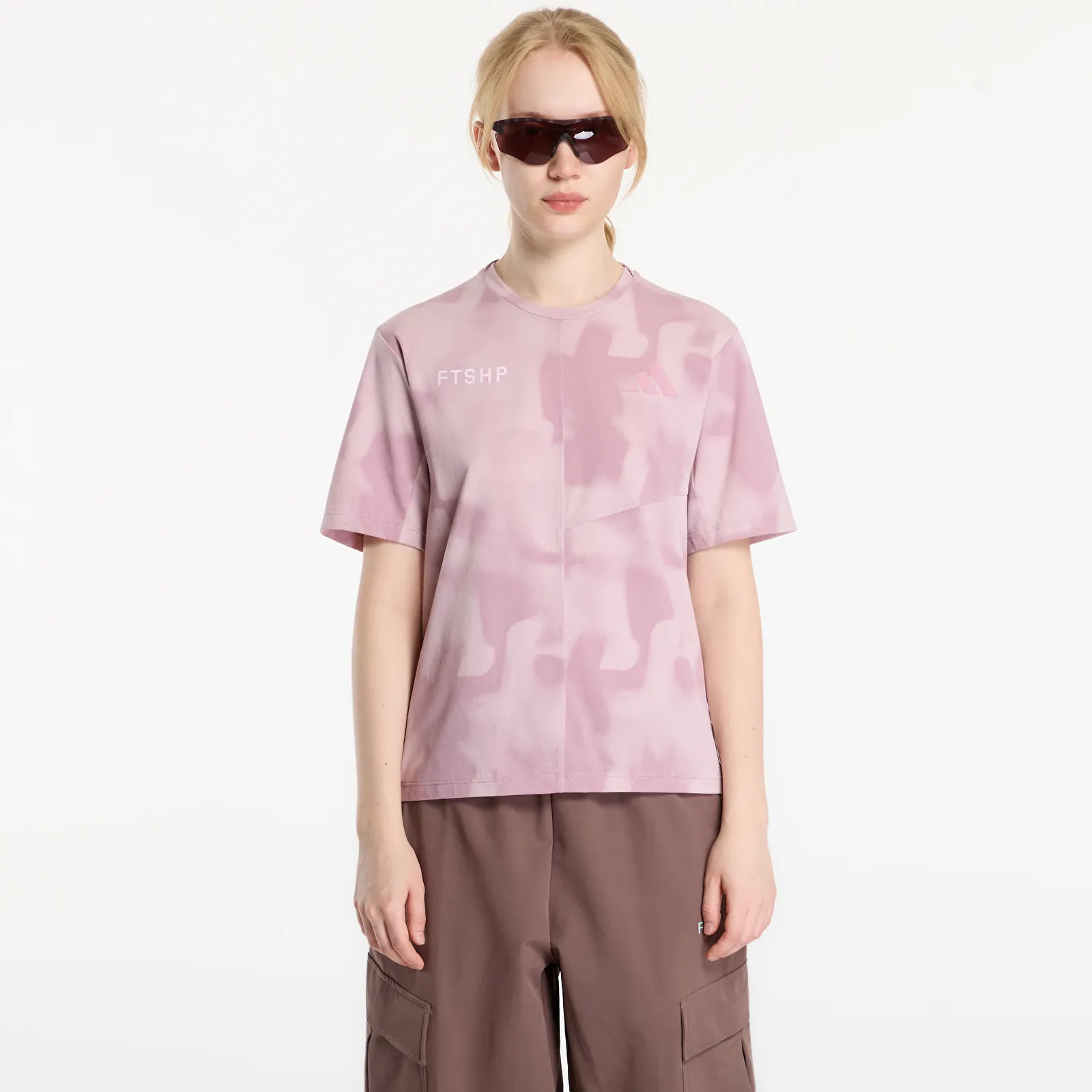 Tricouri  FTSHP x adidas Terrex DAYBREAKER Women Camo T-shirt Pink Camo