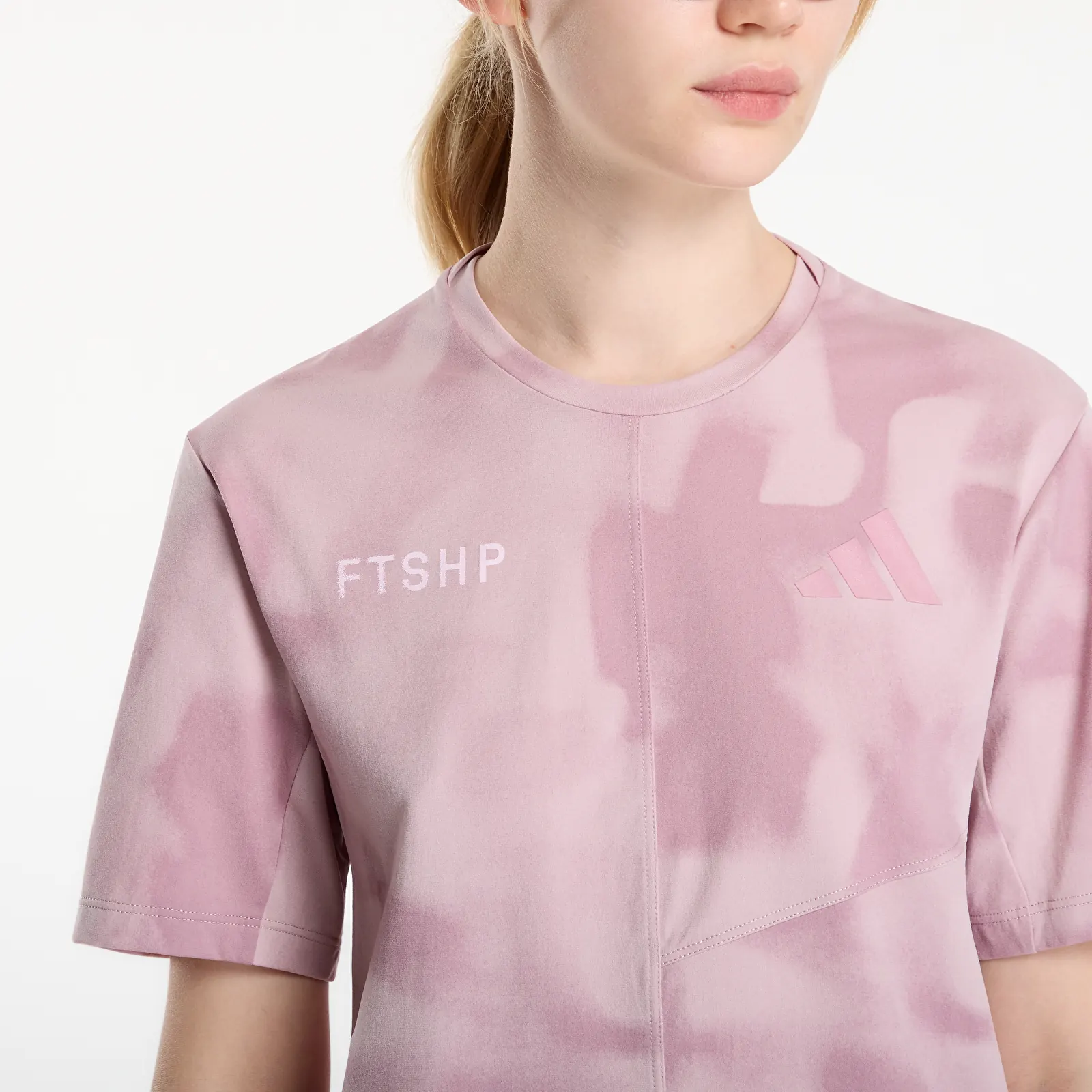 Tricouri  FTSHP x adidas Terrex DAYBREAKER Women Camo T-shirt Pink Camo