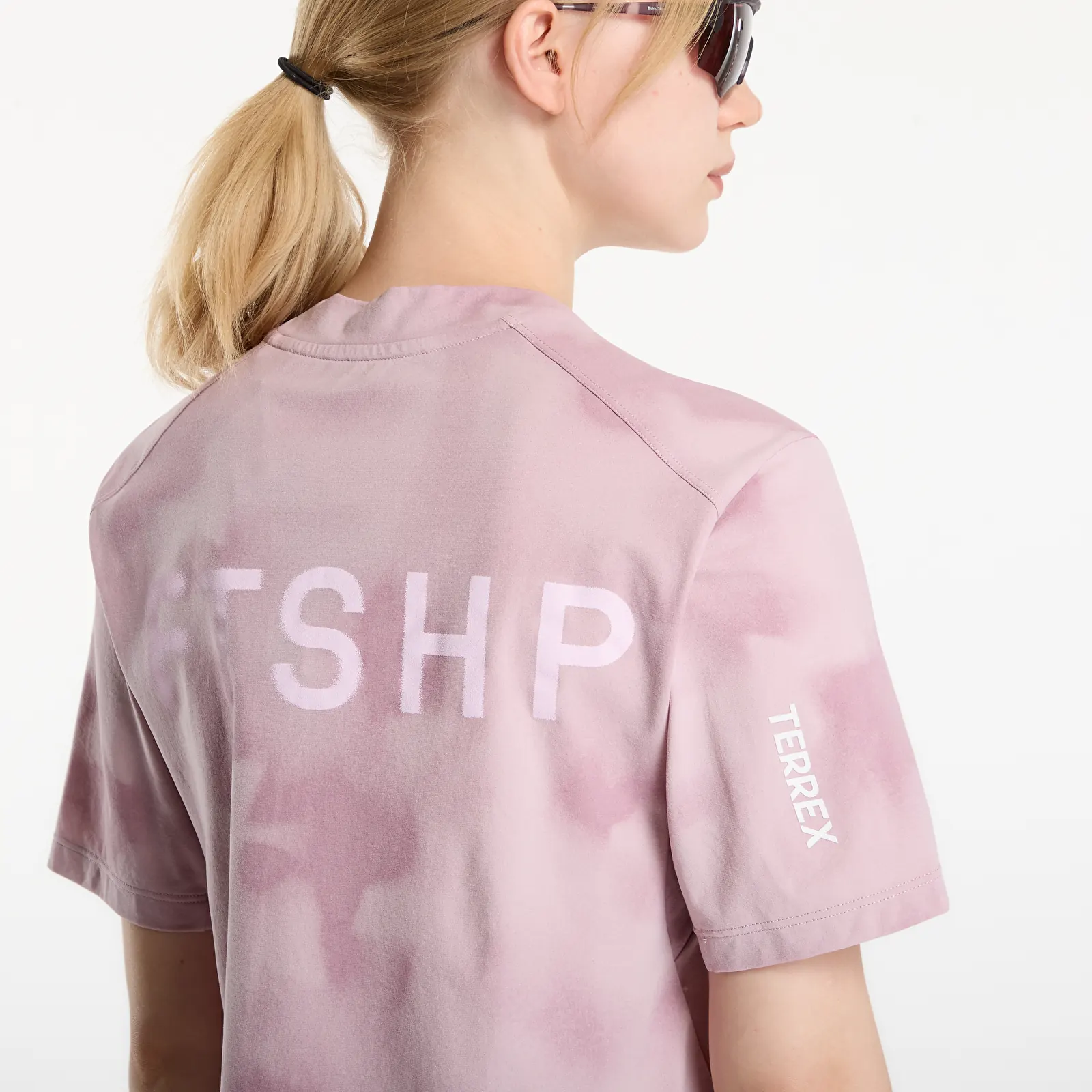 Tricouri  FTSHP x adidas Terrex DAYBREAKER Women Camo T-shirt Pink Camo