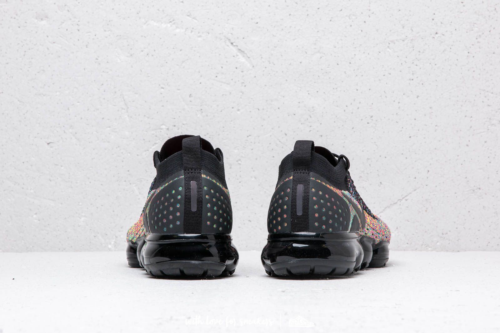Nike air vapormax flyknit 2 black racer top pink