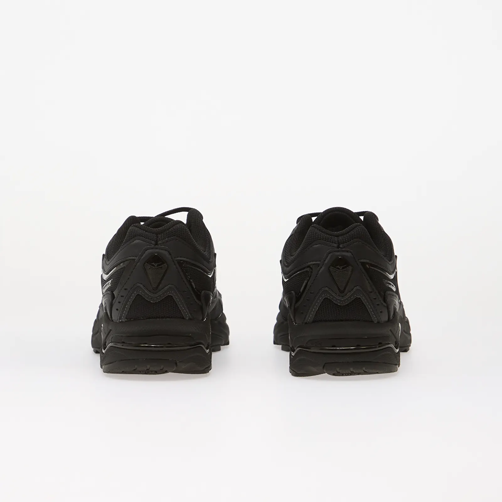 Sneakerși pentru bărbați Mizuno Wave Mustang LS Tech Black/ Iron Gate/ Metallic Gray
