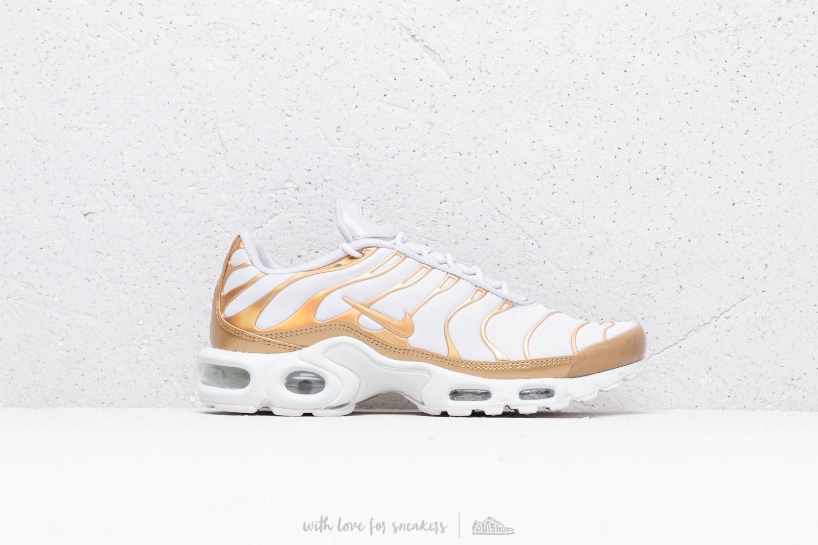 Buty damskie Nike Wmn s Air Max Plus Vast Grey Metallic Gold Footshop