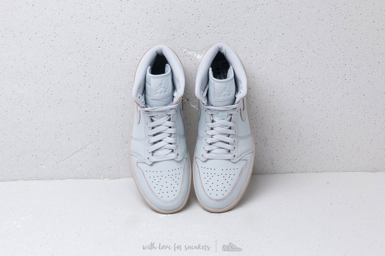 Nike air jordan 1 retro high premium pure platinum on sale