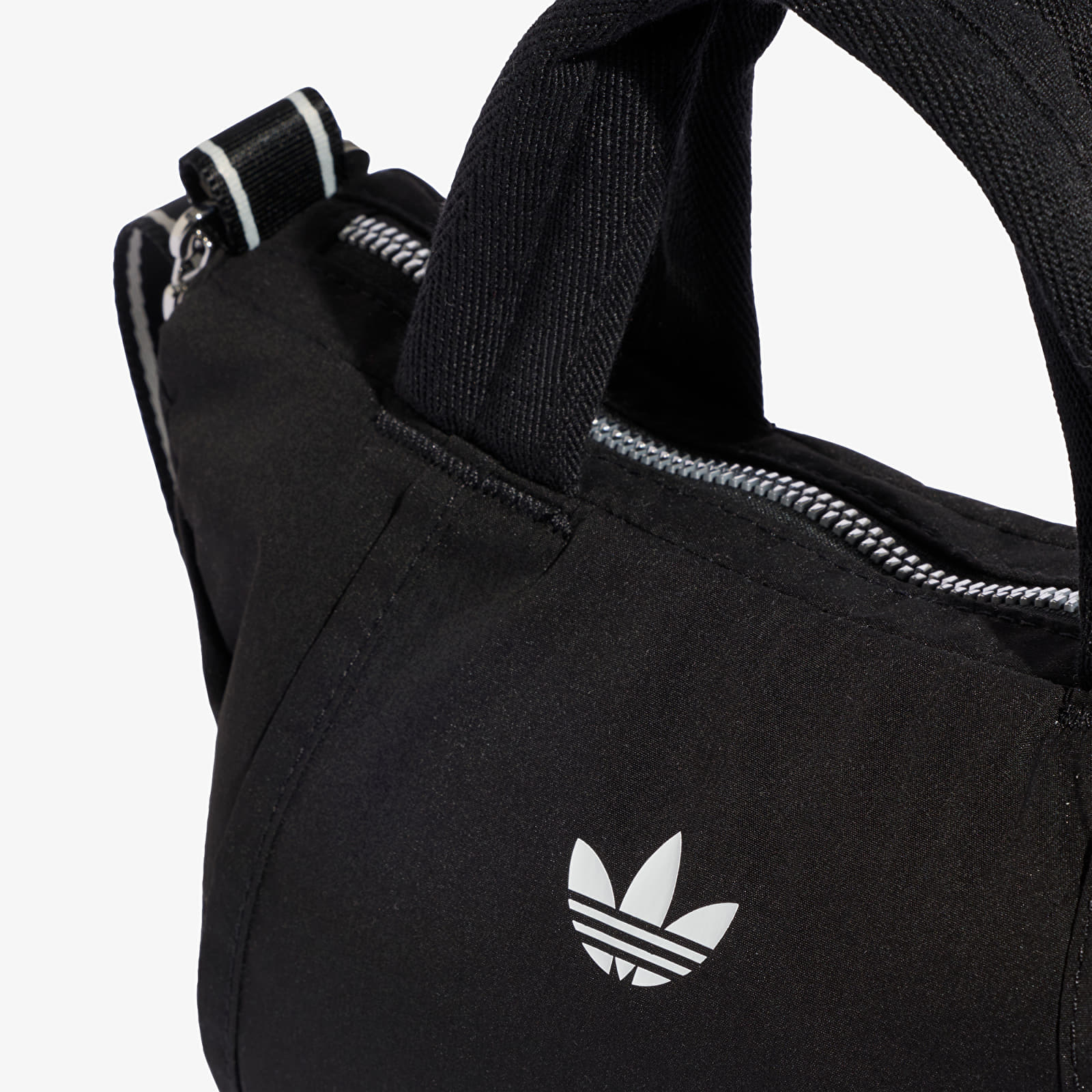 Crossbody táskák adidas OG Sport Croissant Bag Extra Small Black/ White/ Silver Met.