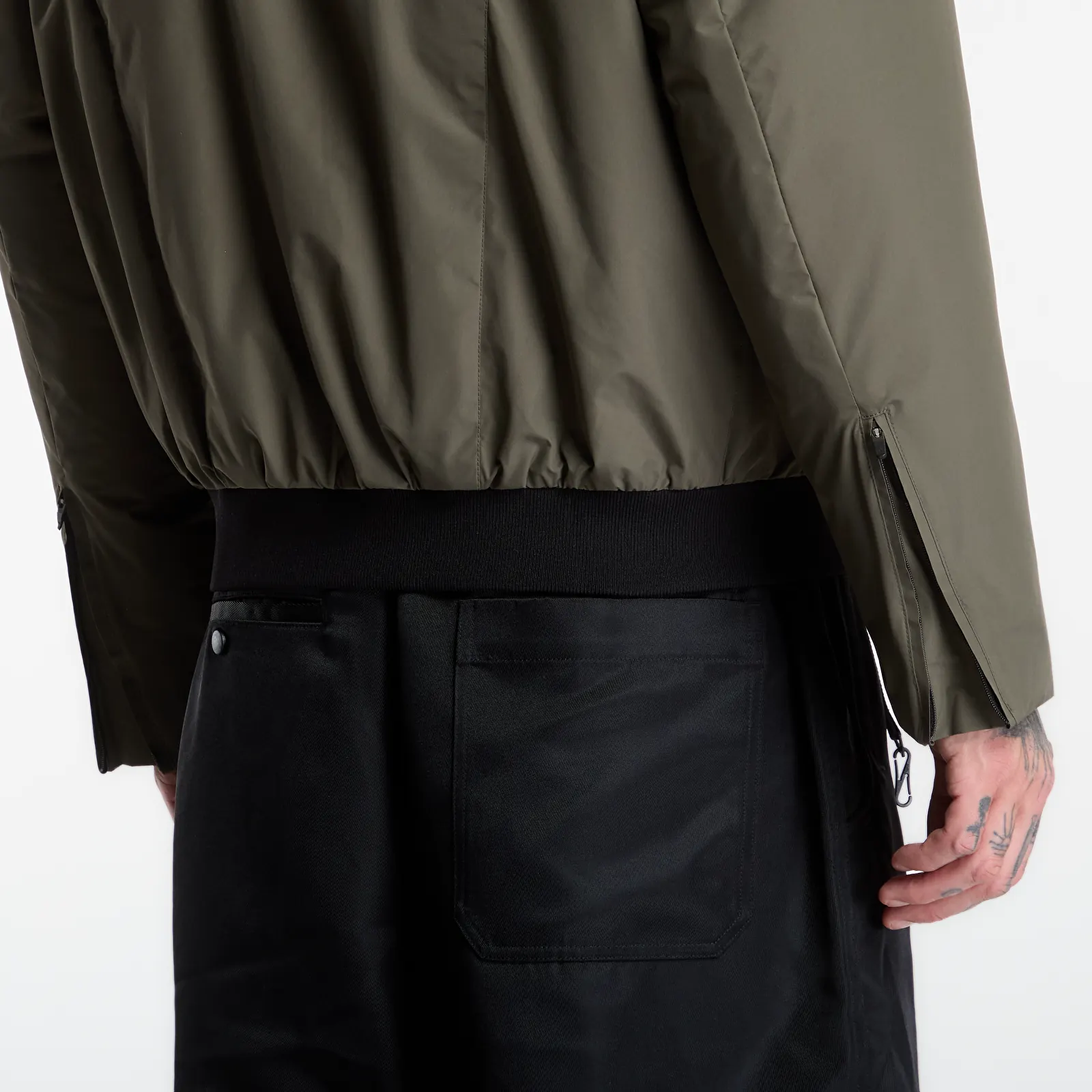 Пуховики Poutnik by Tilak Continental Jacket Grape Leaf