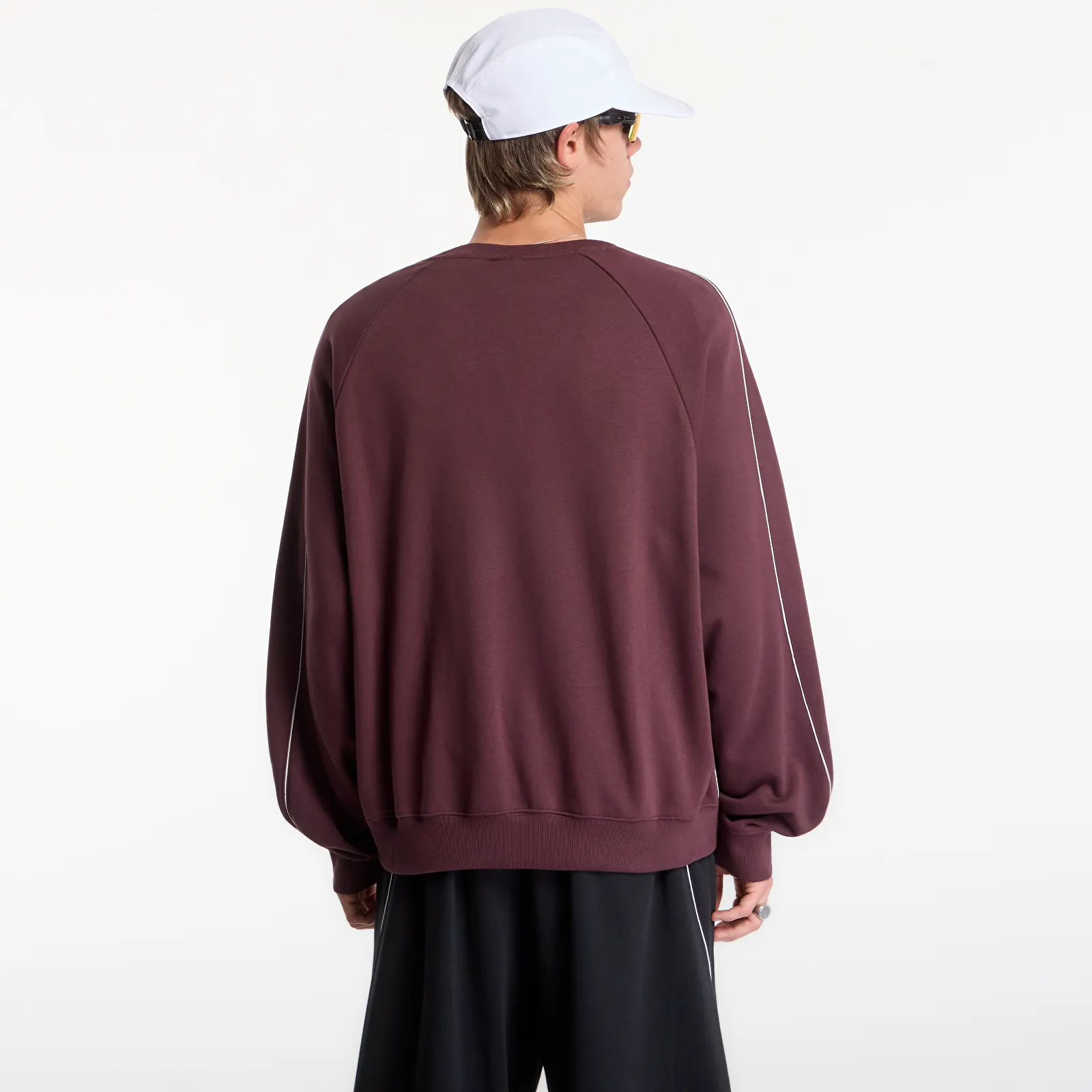 Hoodies och sweatshirts New Balance Trackside French Terry Crew Cherry Leather