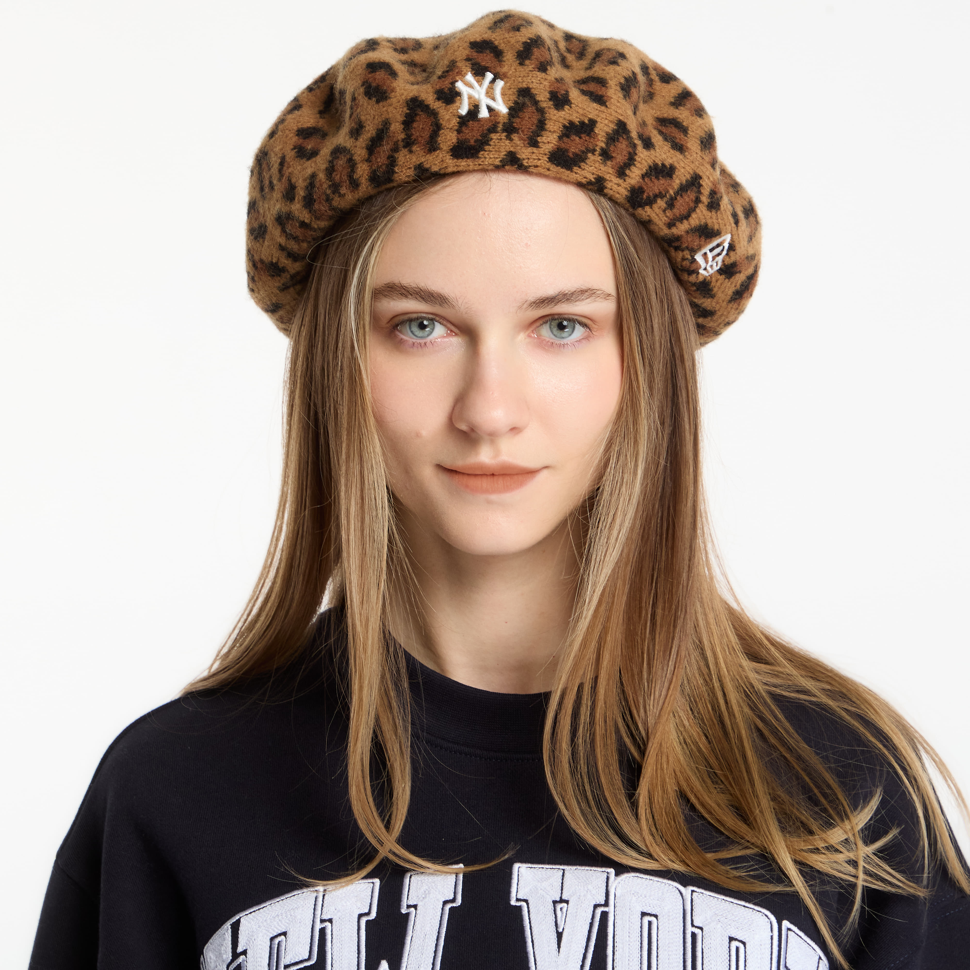 Шапка New Era Beret MLB Leopard New York Yankees Stone/ Black Universal